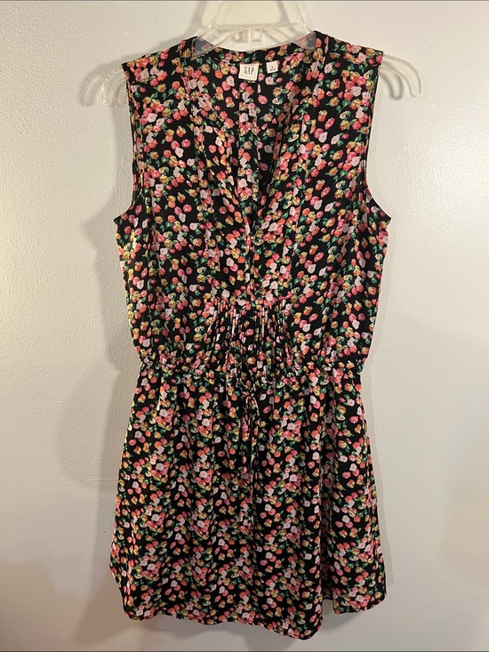 GAP Dresses & Skirts - GAP Black Floral Sleeveless Dress with Pink and Green Flowers